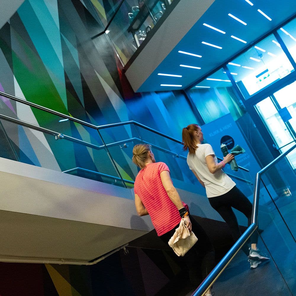 Fargerikt trapperom på 3T-Midtbyen