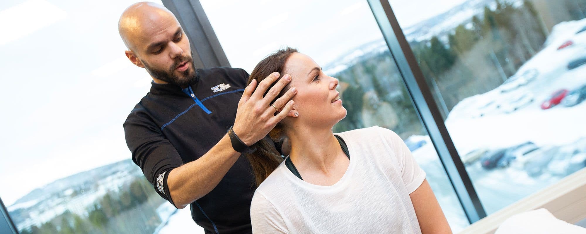 Bli kvitt hodepine med kiropraktikk